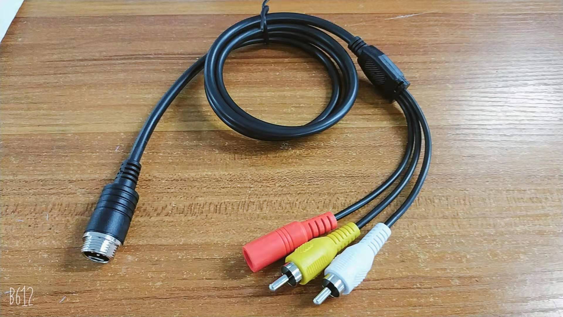 4 PIN Male to RCA 2 male+DC female,100cm 